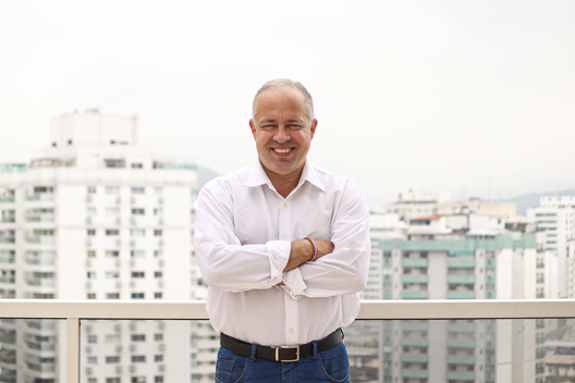 Eduardo Loredo - Academilhas - Curso para acumular milhas